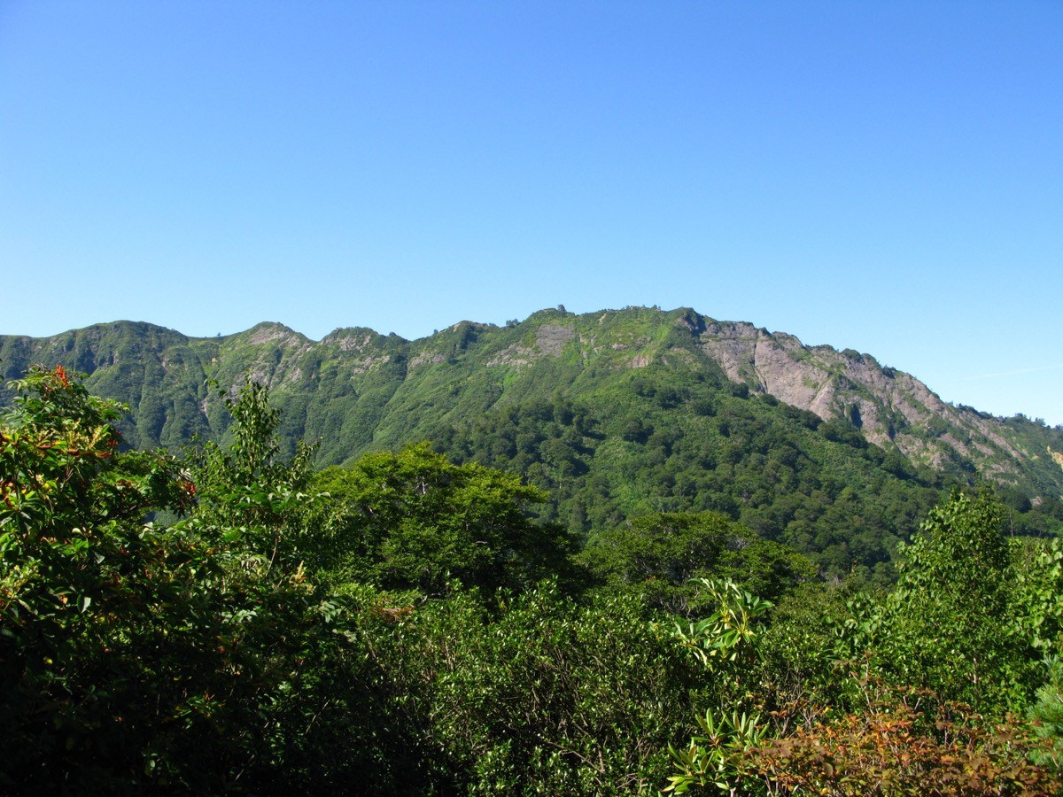 Mt. Aizu-Asahi from Kano-no-Takate