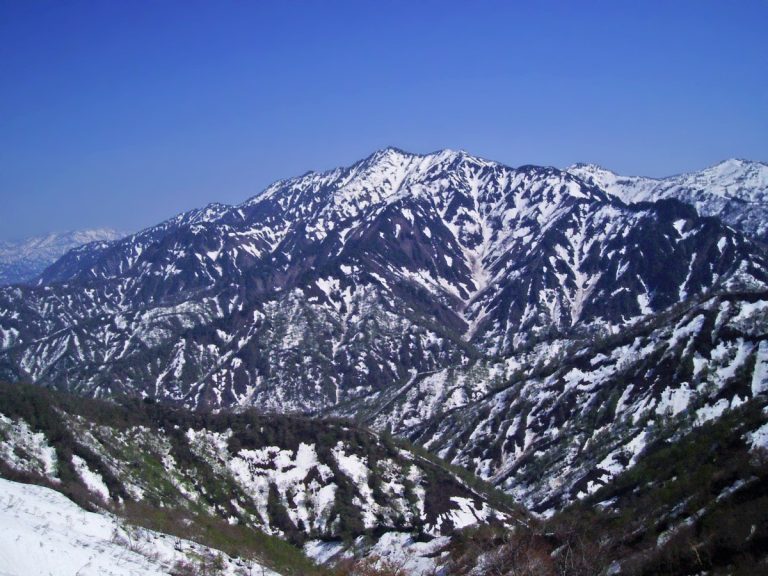 Snow-clad Mt. Arasawa