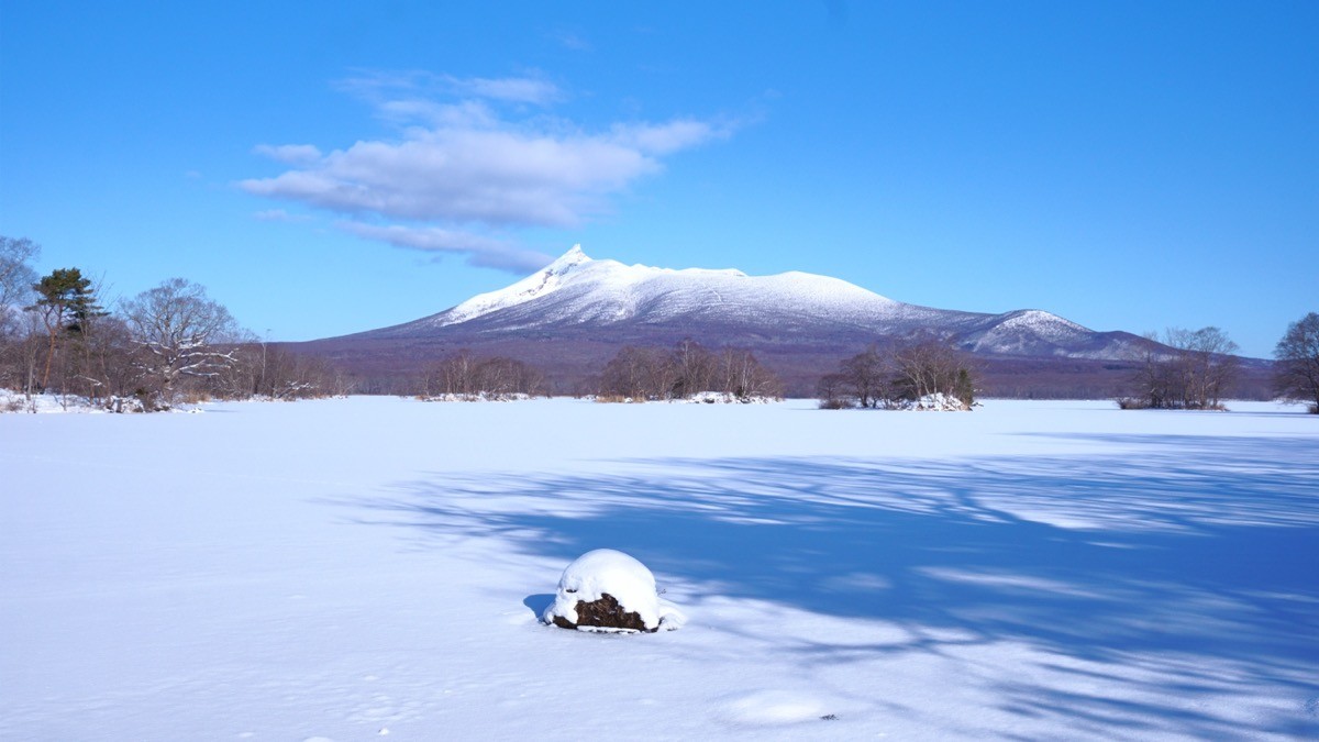 Mt. Hokkaido-Komagatake from Lake Onuma