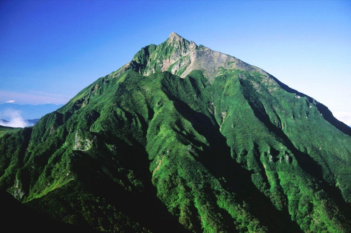 Mt. Nipesotsu from Tengudake