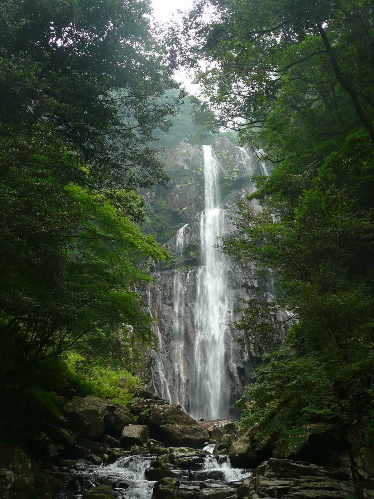 Yatogi Falls